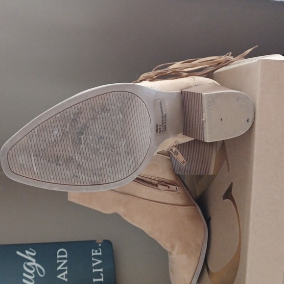 Charlotte Russe tan suede boots - Picture 4 of 6